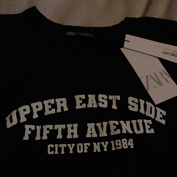 ZARA GRAPHIC TSHIRT - Picture 2 of 4